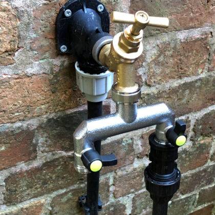 Valve Box Link Kit consists of 2-way brass manifold that screws onto the outdoor tap. Allows underground valve boxes to be connected to an outdoor tap with a permanent piped connection