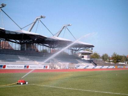 Travelling Sprinkler to water football pitch