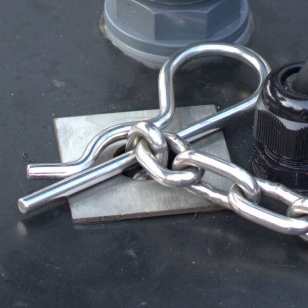 2m stainless steel security chain, metal top plate and security clip as part Pump suspension kit for tanks