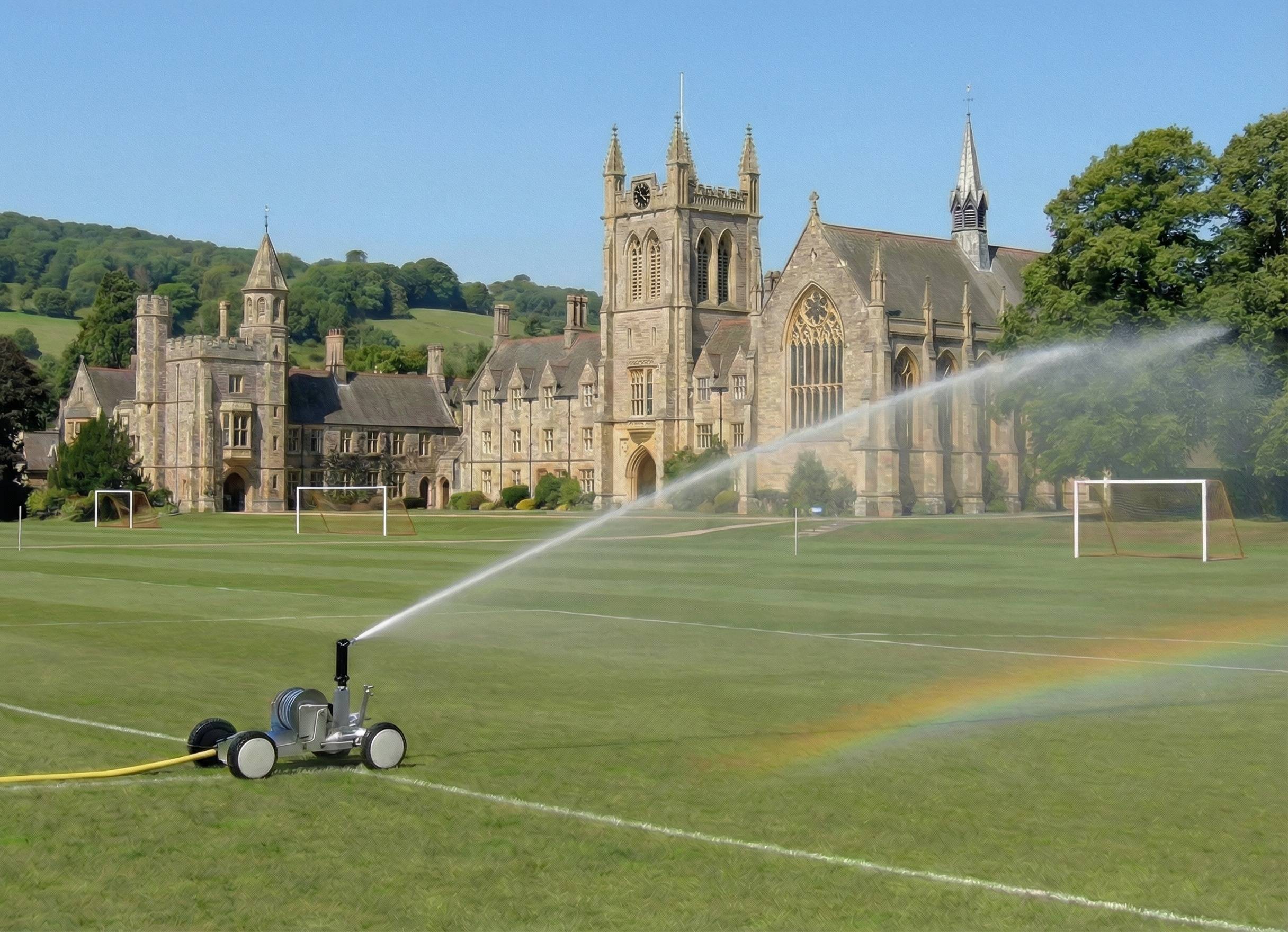 Rega travelling sprinkler for club and school